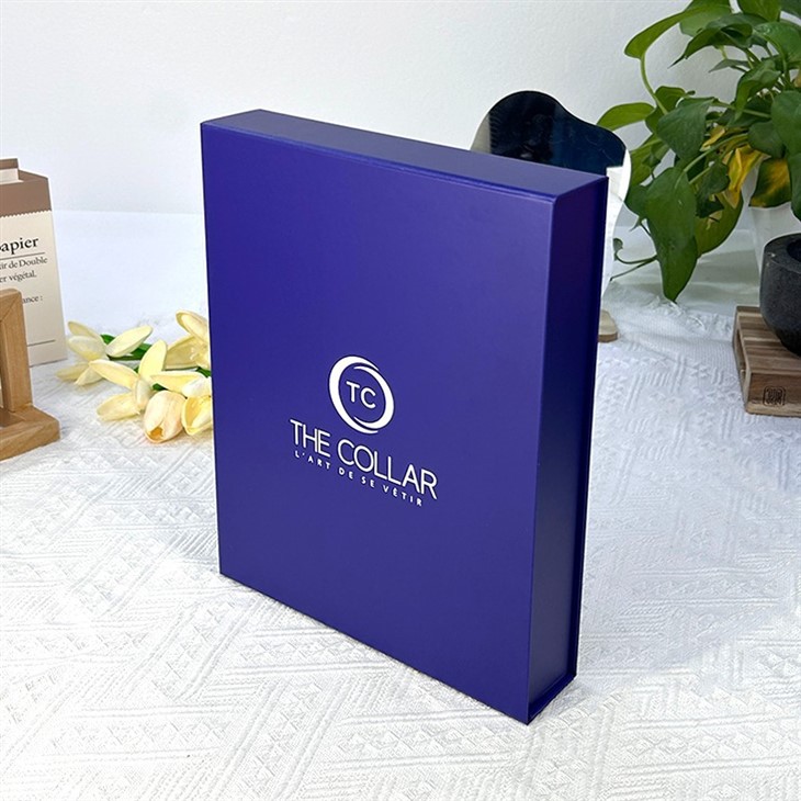 Extra Large Gift Box With Magnetic Lid