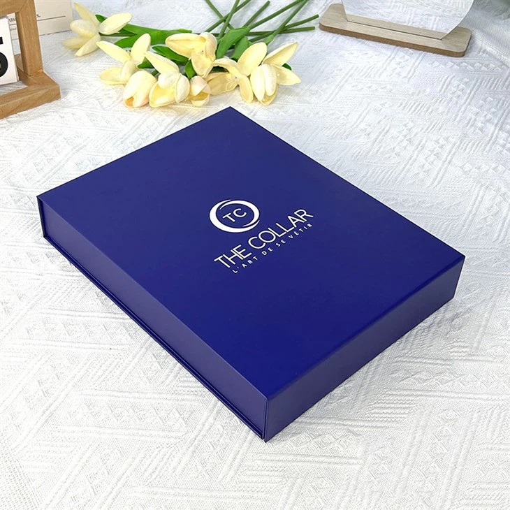 Extra Large Gift Box With Magnetic Lid
