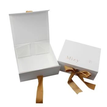 Eco Friendly Gift Boxes Foldable Magnetic With Ribbon